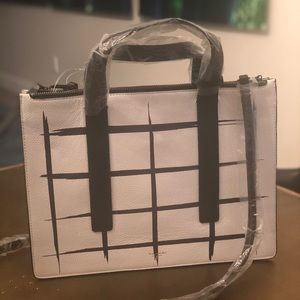 T TAHARI
Sienna Leather Satchel